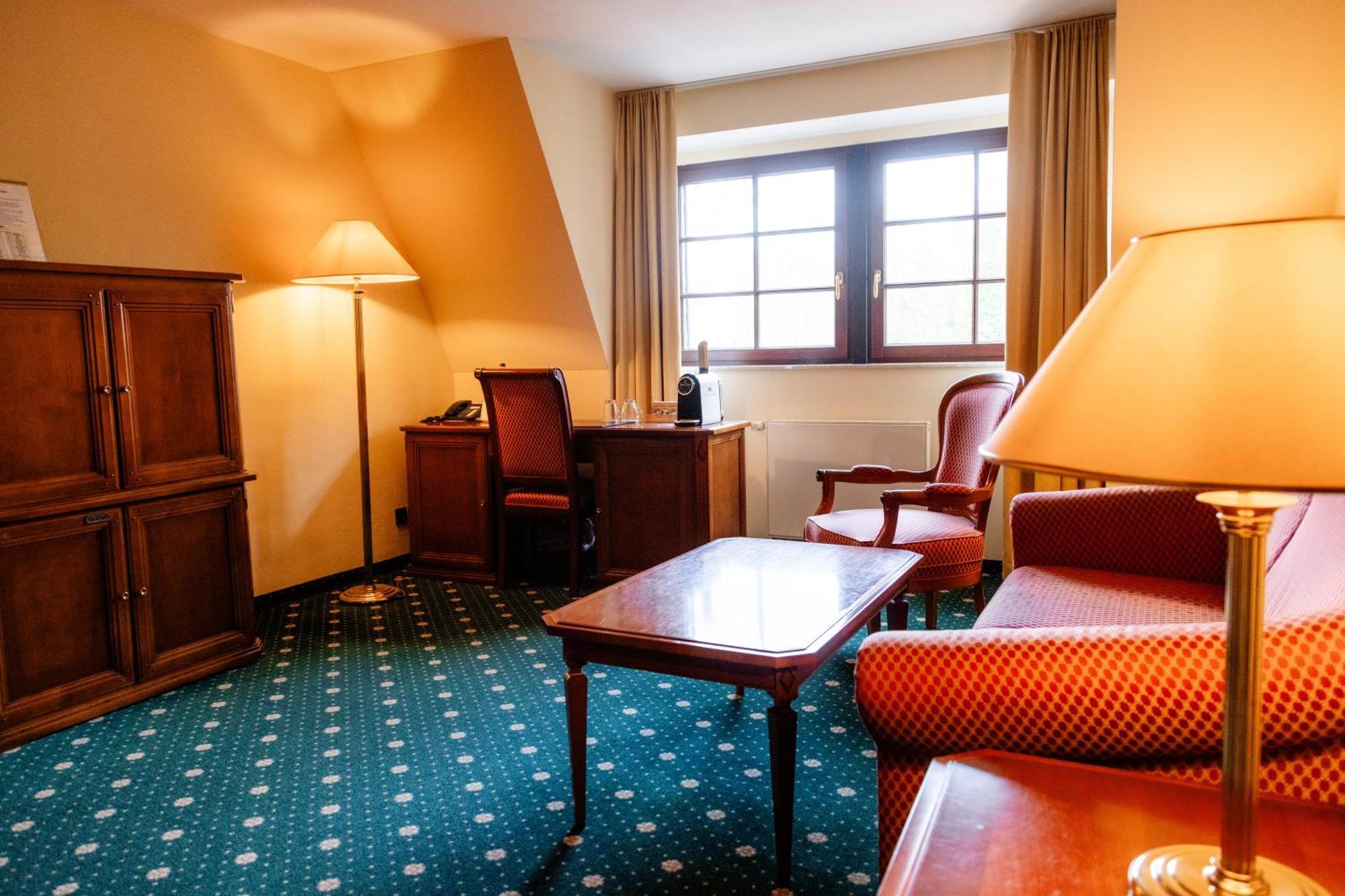 Hotel Schloss Schkopau Экстерьер фото